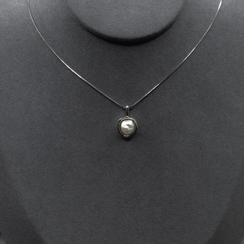 Chain Necklace with Faux Pearl Pendant