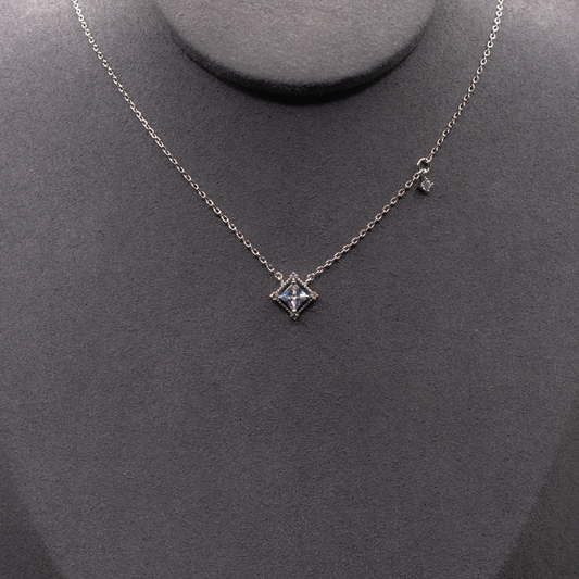 4-point Star Pendant Necklace